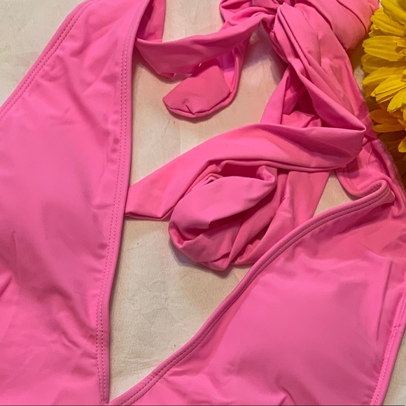 PINK LINED DETAILED CRISS CROSS ONE PIECE SWIMSUIT - Picture 6 of 12